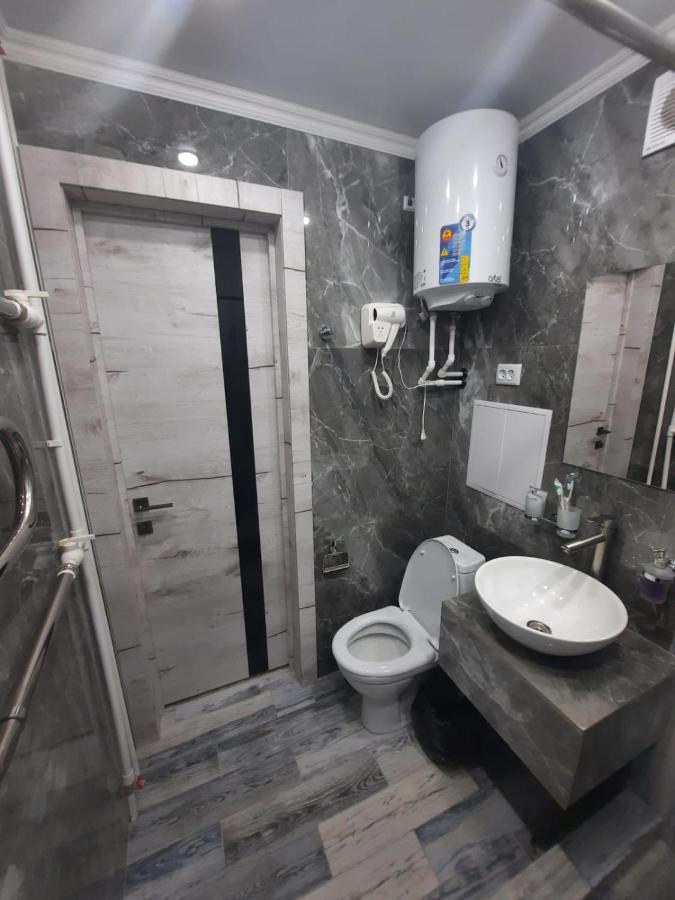 Люкс Академика Сатпаева 19 Lägenhet Pavlodar Exteriör bild